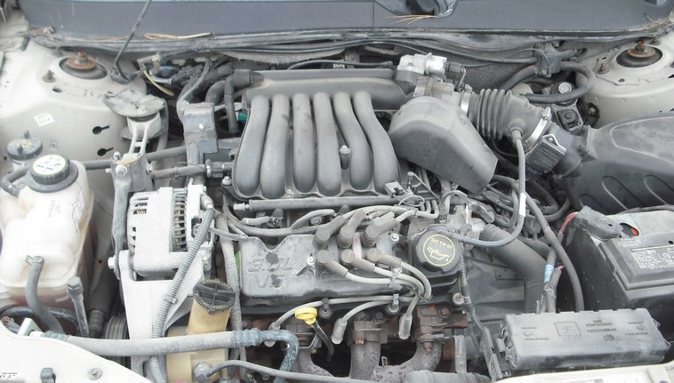 image for item 3009 2001 Ford Taurus LX