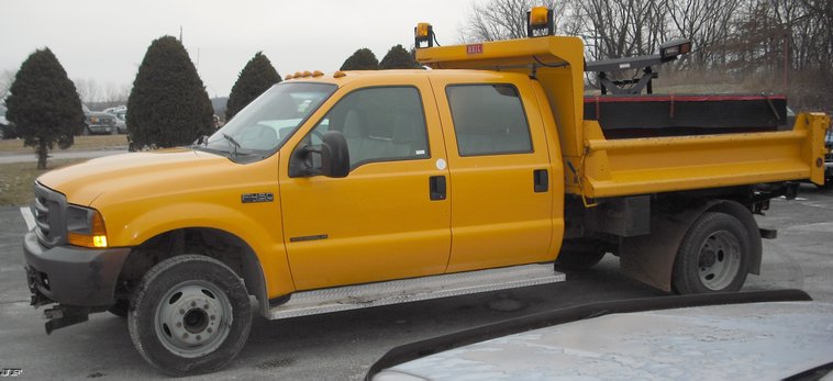 image for item 3010 1999 Ford F450 Super Duty pickup with snow plow