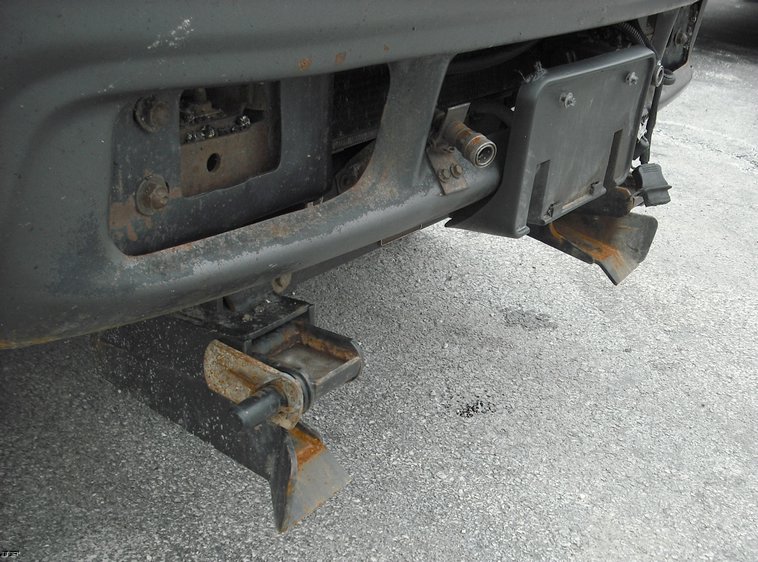 image for item 3010 1999 Ford F450 Super Duty pickup with snow plow