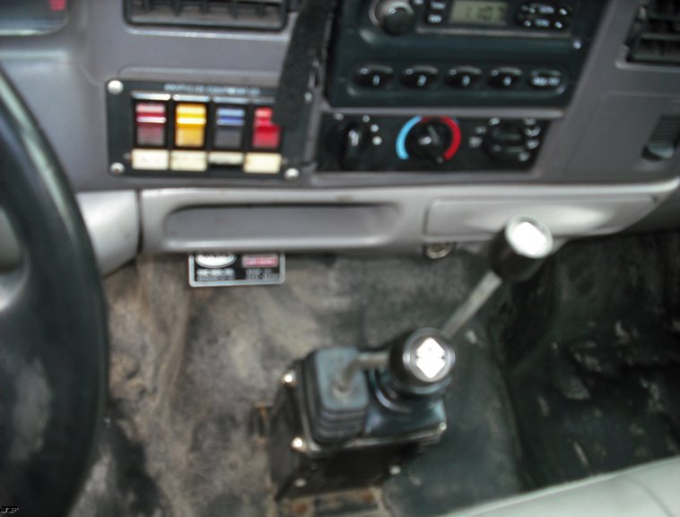 image for item 3010 1999 Ford F450 Super Duty pickup with snow plow