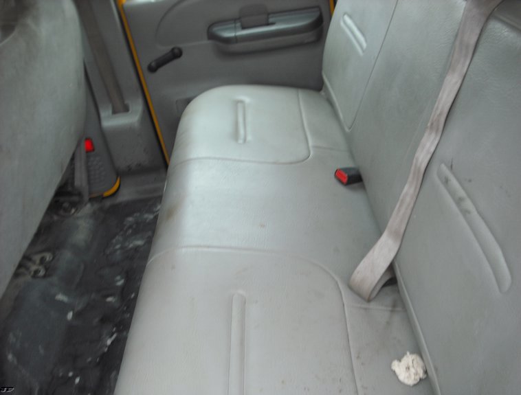 image for item 3010 1999 Ford F450 Super Duty pickup with snow plow