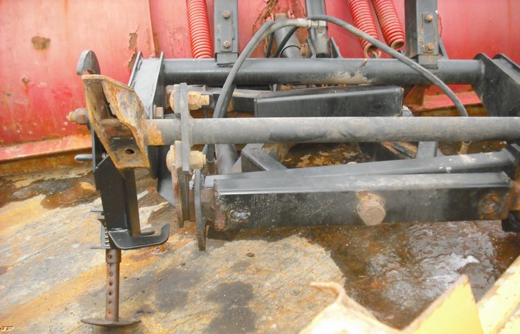 image for item 3010 1999 Ford F450 Super Duty pickup with snow plow