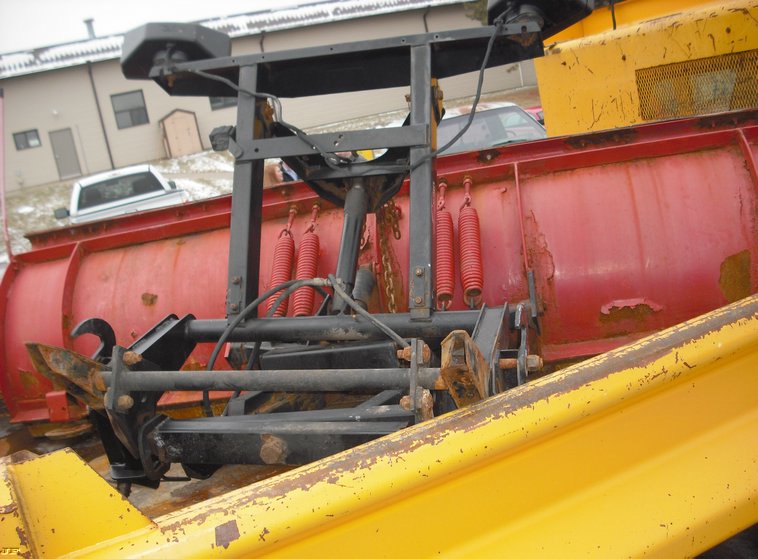 image for item 3010 1999 Ford F450 Super Duty pickup with snow plow