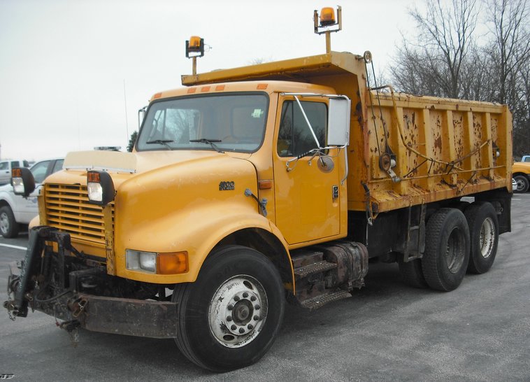 image for item 3012 1997 International 4900 6x4