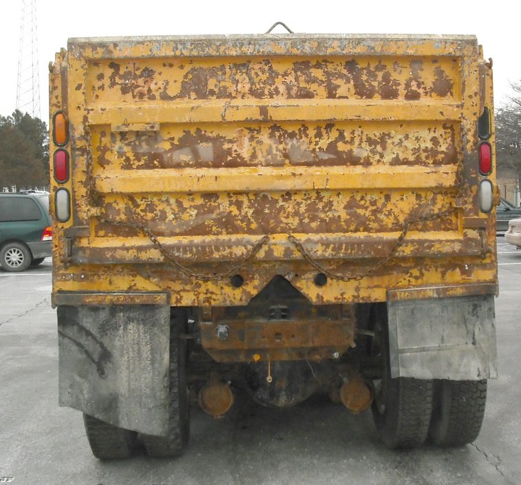 image for item 3012 1997 International 4900 6x4