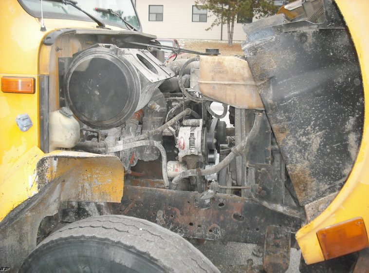 image for item 3012 1997 International 4900 6x4