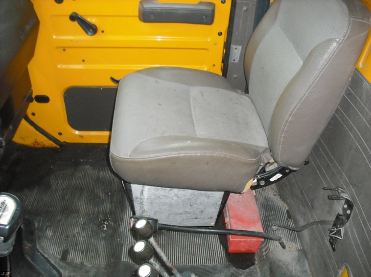 image for item 3012 1997 International 4900 6x4