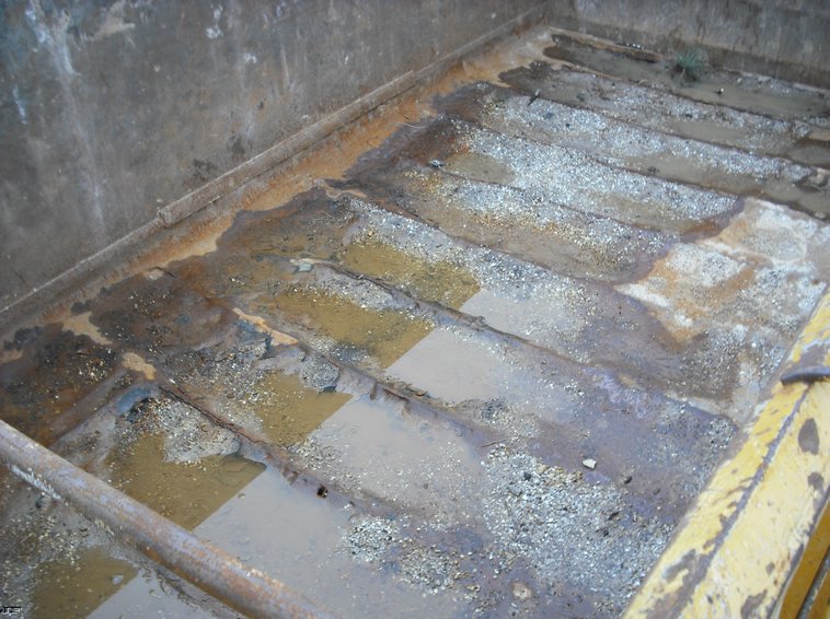 image for item 3012 1997 International 4900 6x4