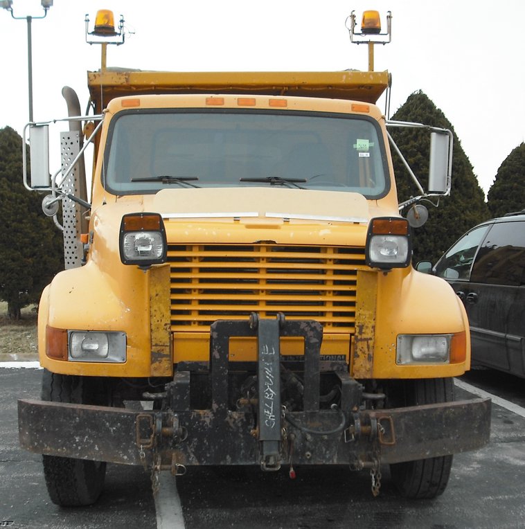 image for item 3012 1997 International 4900 6x4