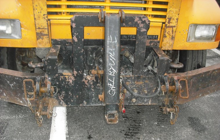 image for item 3012 1997 International 4900 6x4