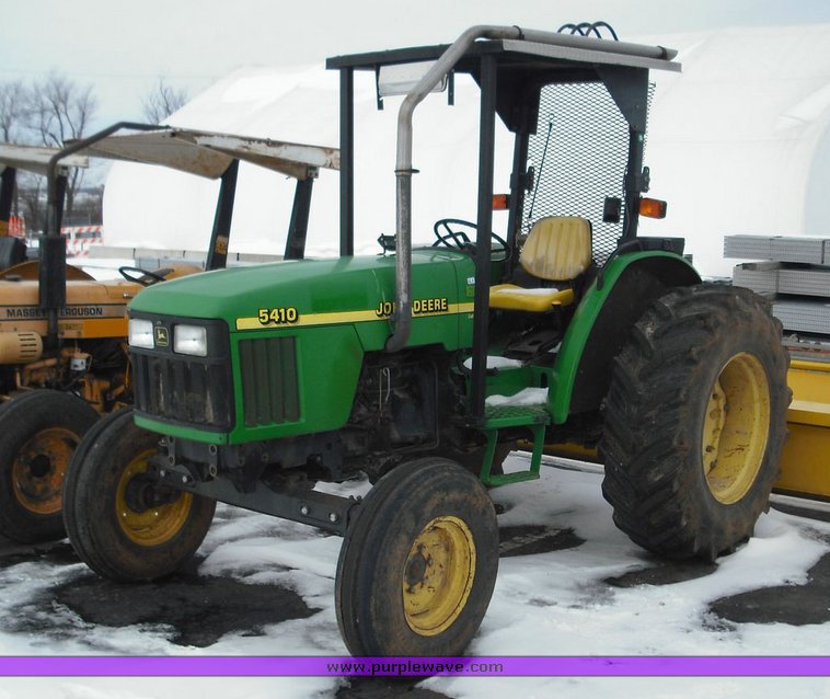 image for item 3013 2000 John Deere 5410 tractor