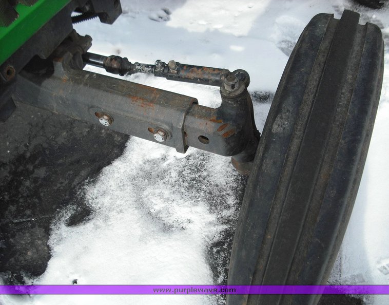 image for item 3013 2000 John Deere 5410 tractor