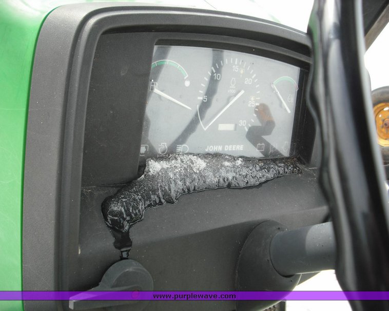 image for item 3013 2000 John Deere 5410 tractor