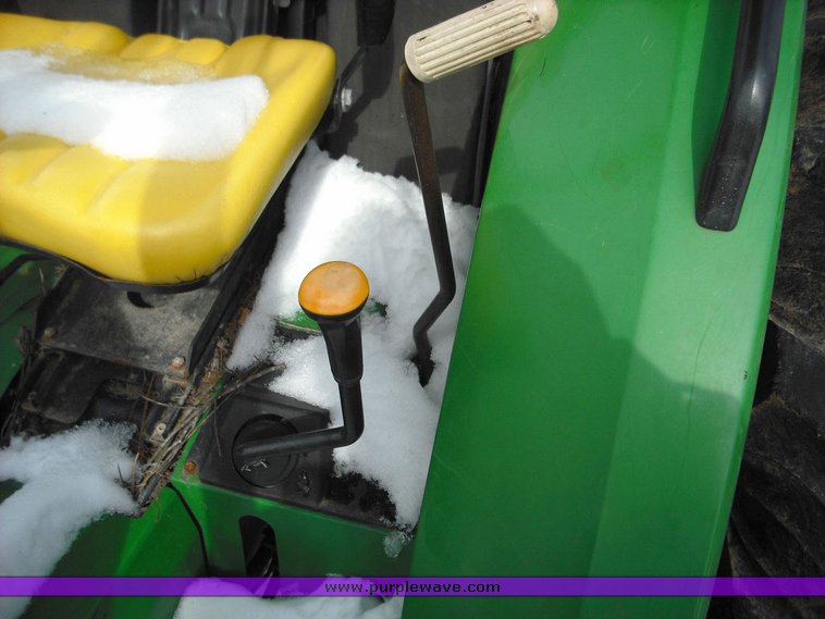 image for item 3013 2000 John Deere 5410 tractor