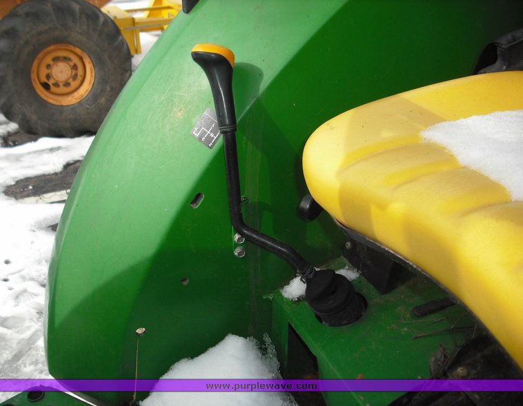 image for item 3013 2000 John Deere 5410 tractor