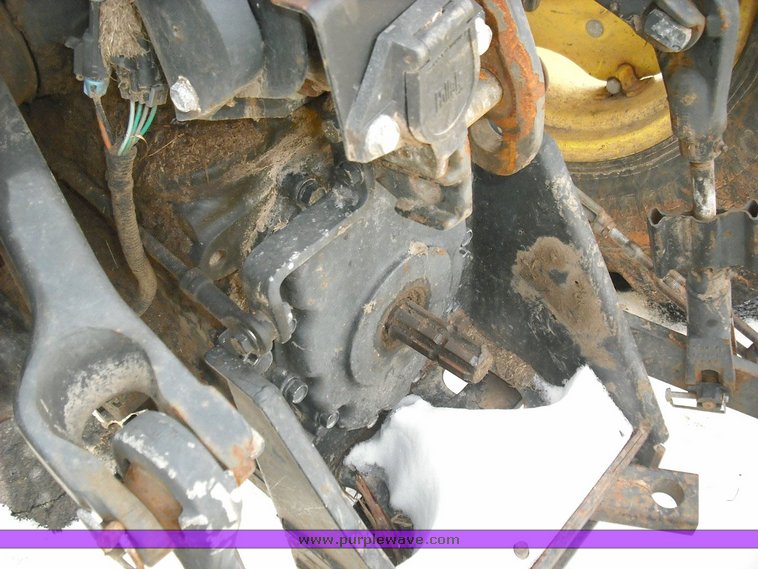 image for item 3013 2000 John Deere 5410 tractor