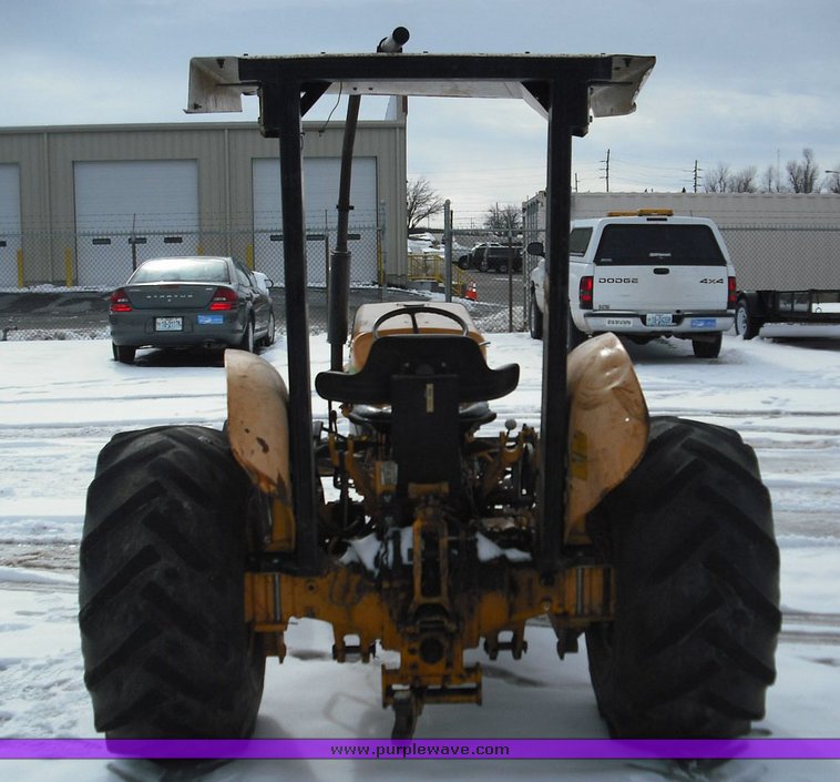 image for item 3014 1993 Massey Fergusen 253 tractor