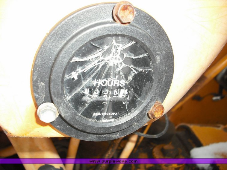 image for item 3014 1993 Massey Fergusen 253 tractor