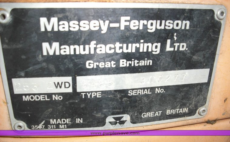 image for item 3014 1993 Massey Fergusen 253 tractor