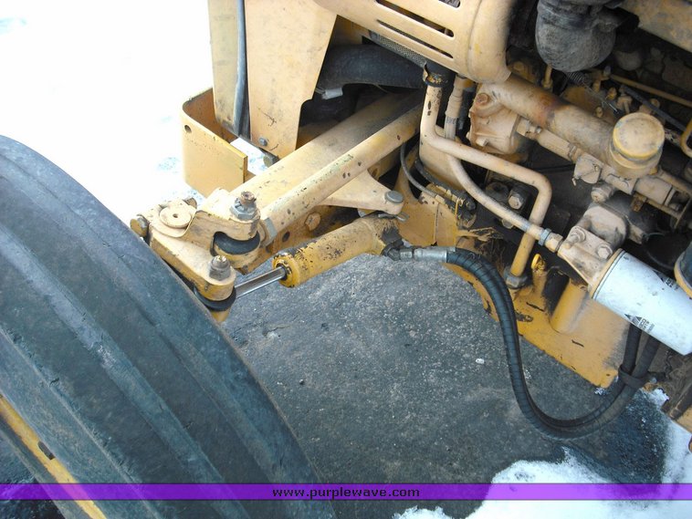 image for item 3015 1993 Massey-Ferguson 253 tractor