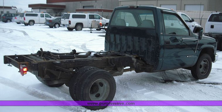 image for item 3016 1998 Chevrolet 3500