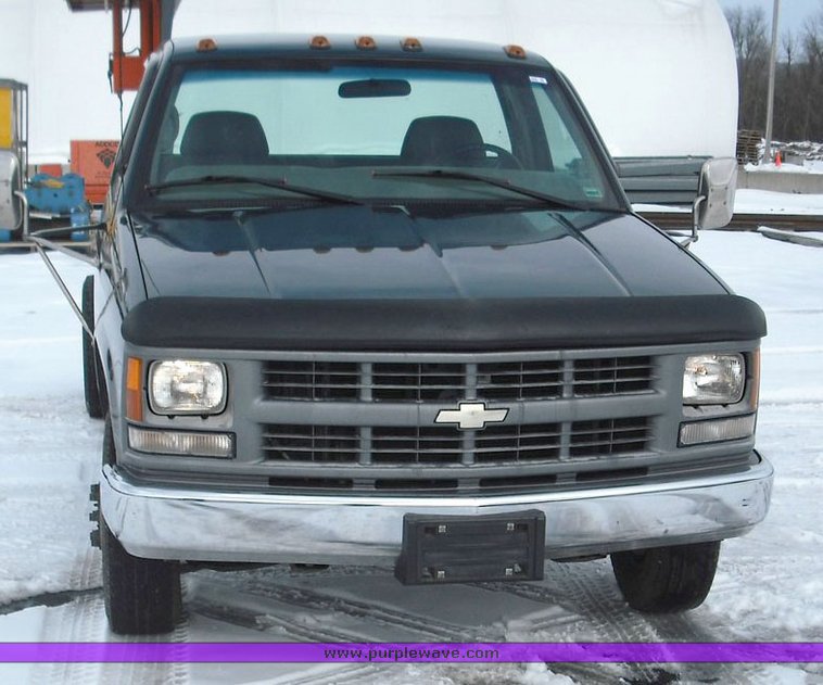 image for item 3016 1998 Chevrolet 3500