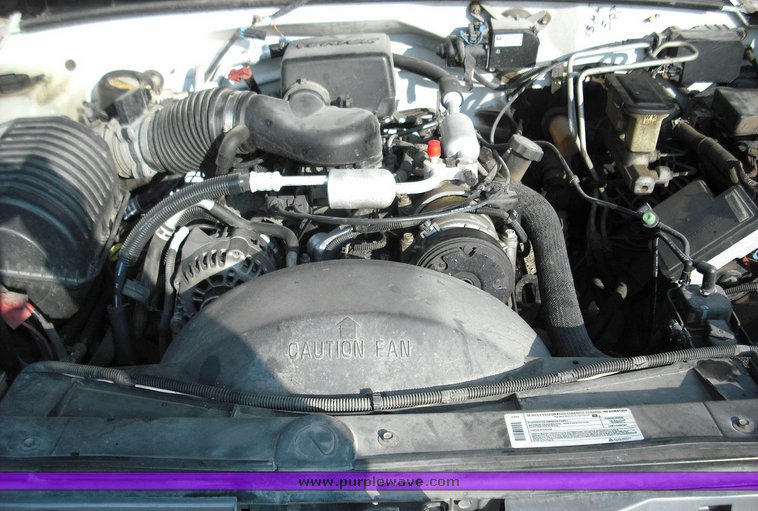 image for item 3017 1999 Chevrolet K2500 Suburban