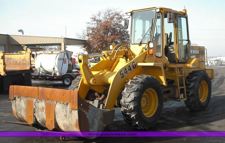 image for item 3018 1995 John Deere 544G wheel loader