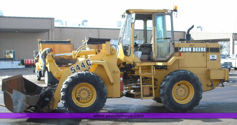 image for item 3018 1995 John Deere 544G wheel loader