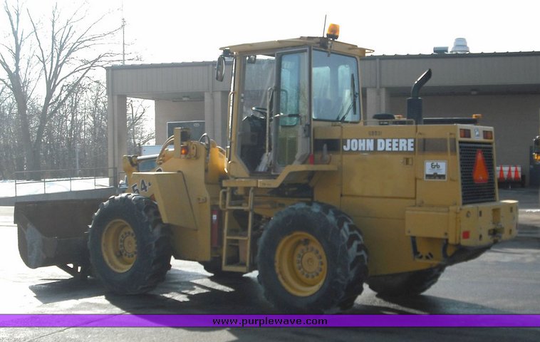image for item 3018 1995 John Deere 544G wheel loader