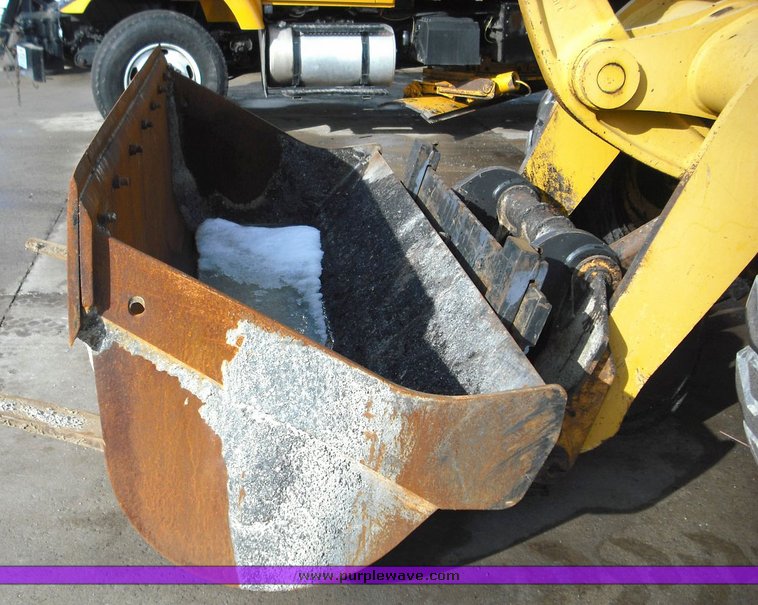 image for item 3018 1995 John Deere 544G wheel loader