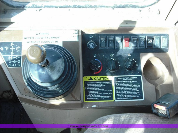 image for item 3018 1995 John Deere 544G wheel loader