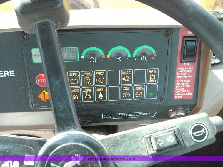 image for item 3018 1995 John Deere 544G wheel loader