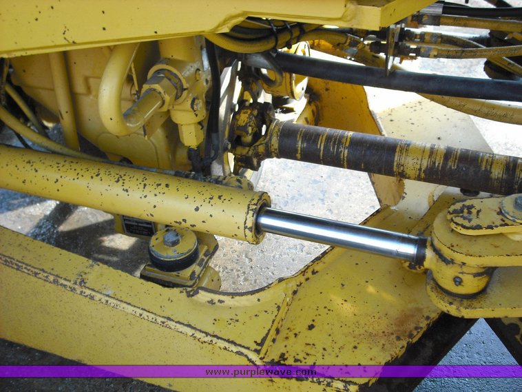 image for item 3018 1995 John Deere 544G wheel loader