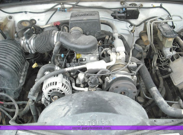 image for item 3019 1997 Chevrolet K2500 Suburban