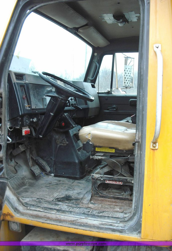 image for item 3020 1993 International 4900