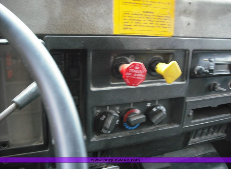 image for item 3020 1993 International 4900