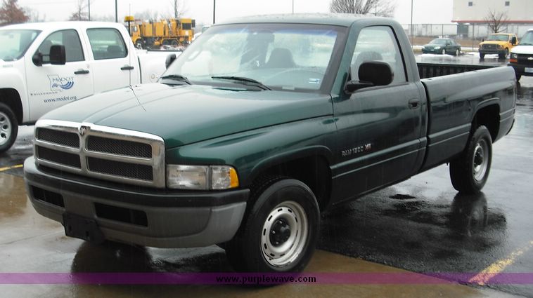 image for item 3241 1999 Dodge 1500 pickup