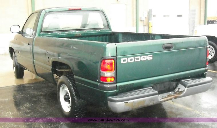 image for item 3241 1999 Dodge 1500 pickup
