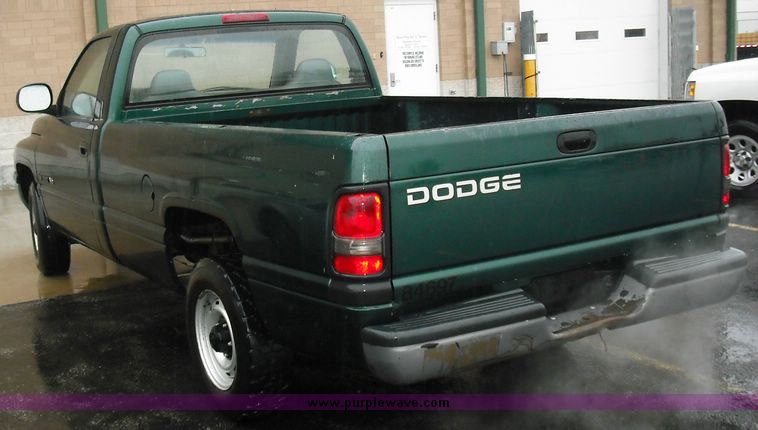 image for item 3241 1999 Dodge 1500 pickup