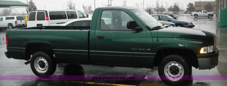 image for item 3241 1999 Dodge 1500 pickup