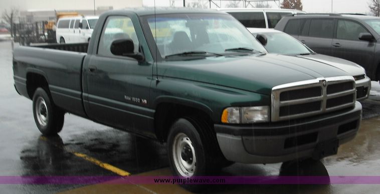 image for item 3241 1999 Dodge 1500 pickup