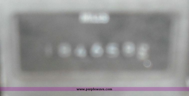 image for item 3243 1995 International 4900 4x2 truck with dump bed