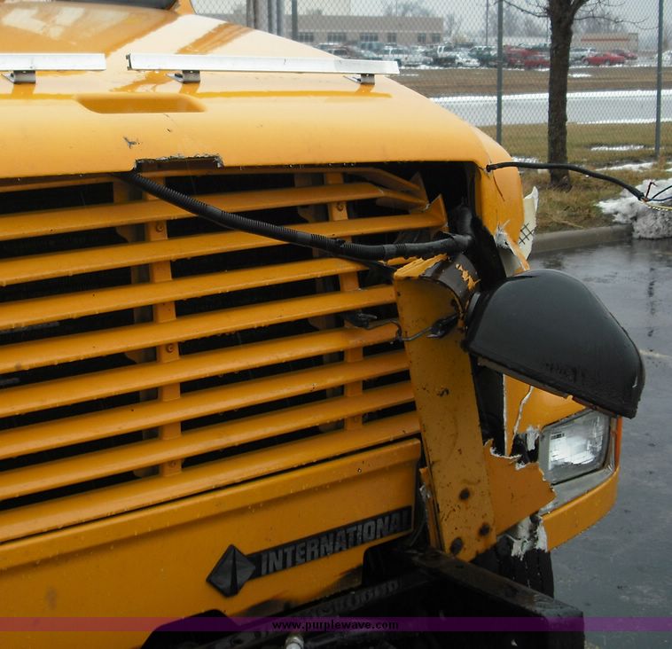 image for item 3244 1997 International 4900 truck with dumpbed