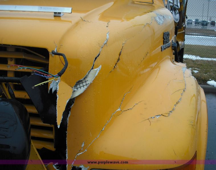 image for item 3244 1997 International 4900 truck with dumpbed