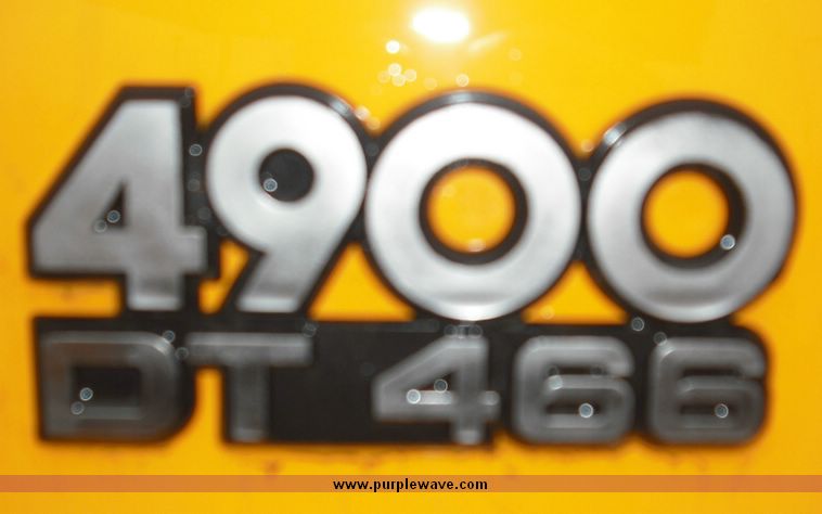 image for item 3244 1997 International 4900 truck with dumpbed