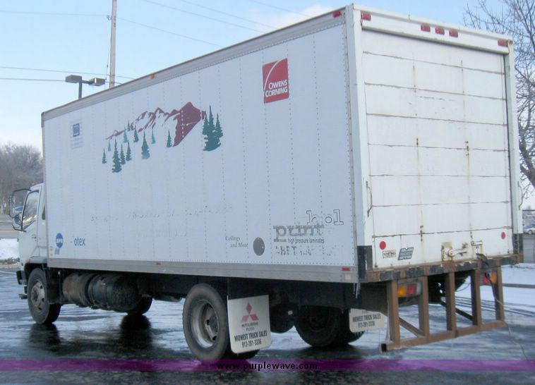 image for item 5319 1998 Mitsubishi Fuso box truck