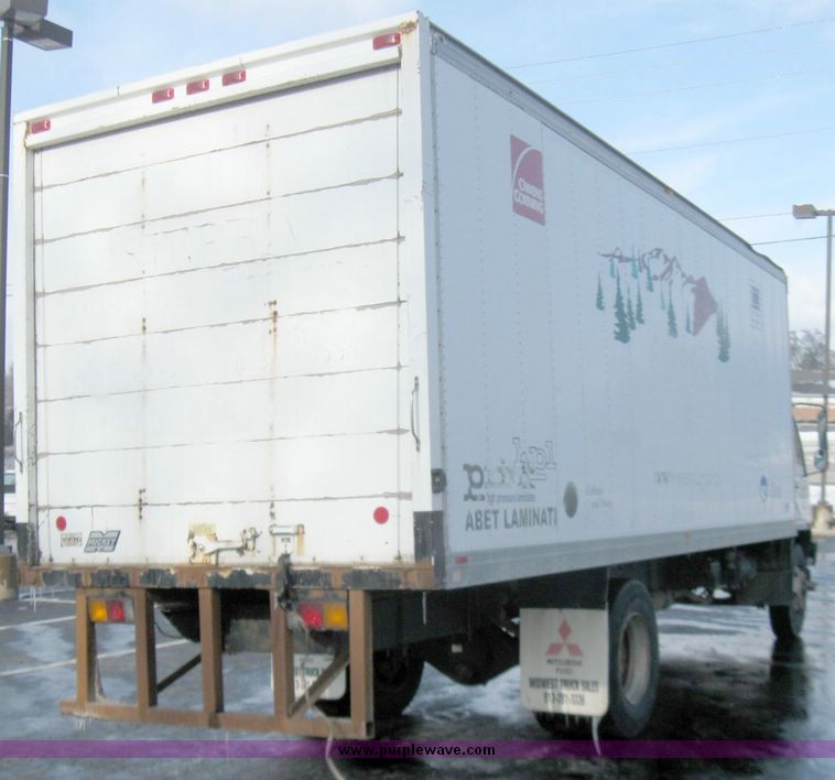 image for item 5319 1998 Mitsubishi Fuso box truck