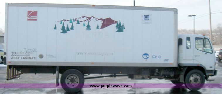 image for item 5319 1998 Mitsubishi Fuso box truck