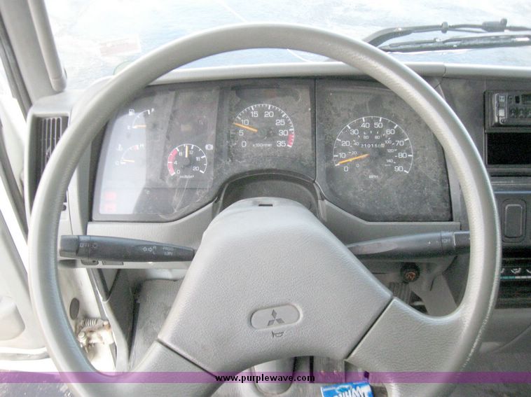 image for item 5319 1998 Mitsubishi Fuso box truck